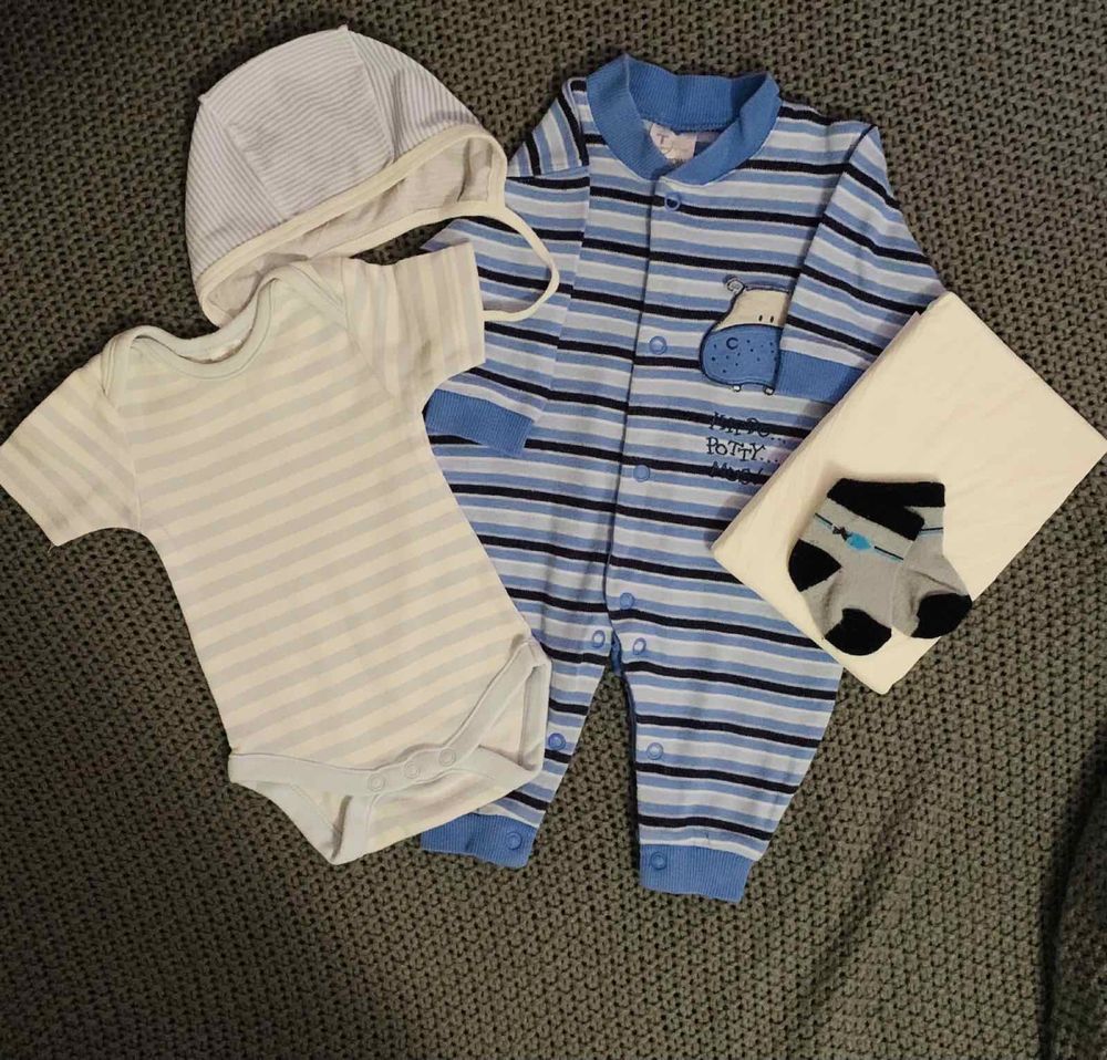 Комплект одягу на новонародженого + пелюшка непромокаюча
