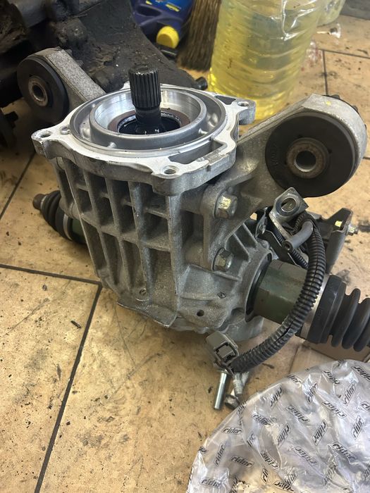 Редуктор повного приводу Мітсубісі Аутлендер 3 (задній]