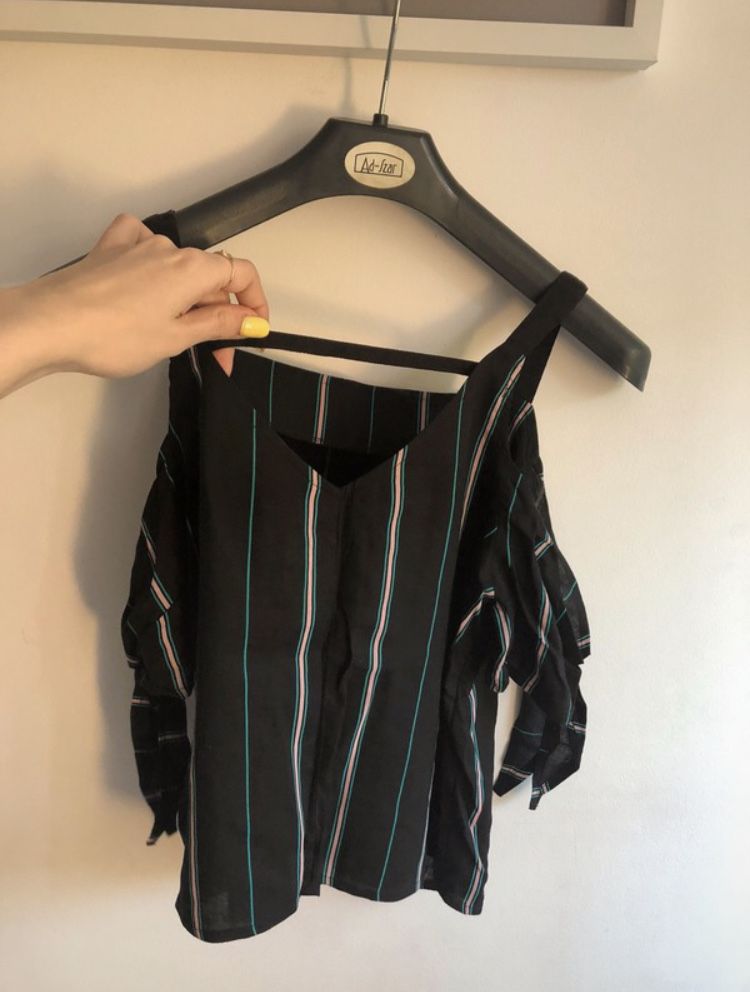 bluzka w paski na ramiączkach z wyciętymi ramionami top tshirt na lato