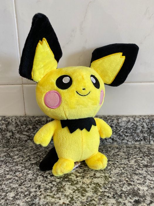 Pokémon peluche pikachu