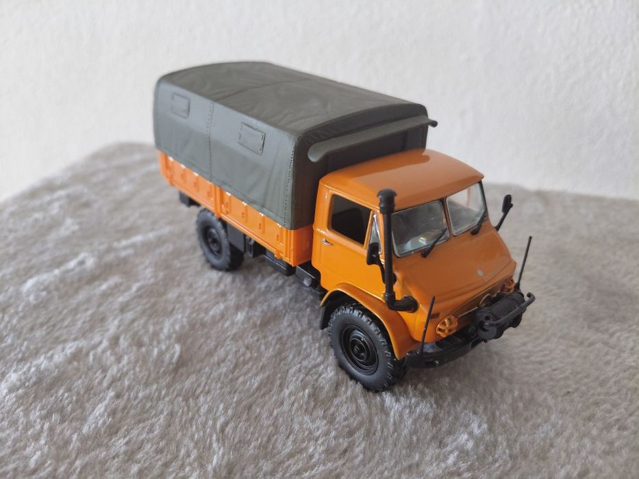Mercedes-Benz Unimog 404 - 1/43 Minichamps