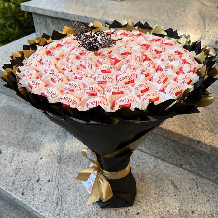 Prezent na 60 urodziny. Ślub. Słodki bukiet z Raffaello 60 szt.