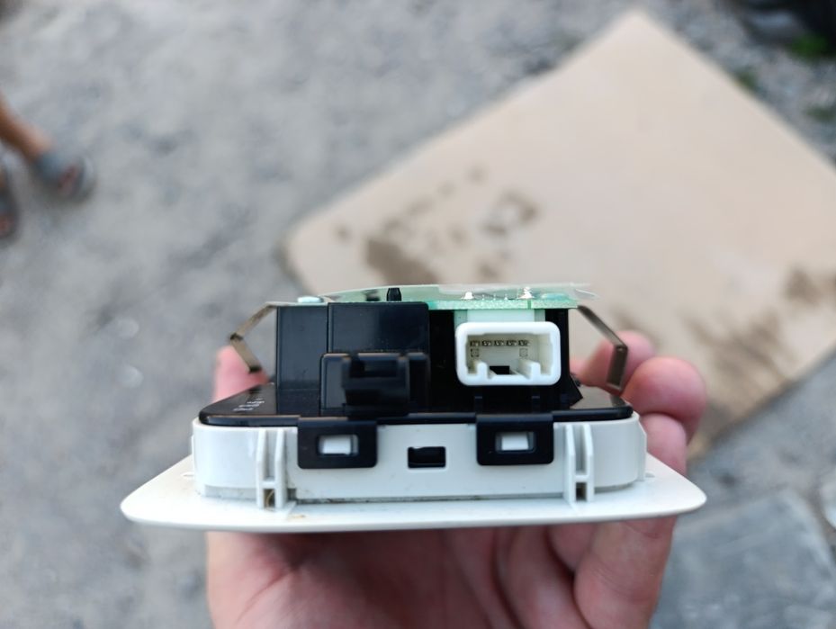 Плафон освещения салона Lexus ES300H 2018-2020 RX350 RX450h 2016-2022