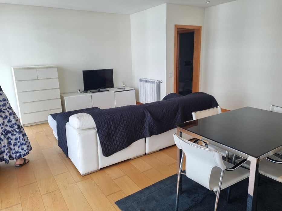 ARRENDA-SE T1 junto ao coimbrashoping. Muito bem localizado.