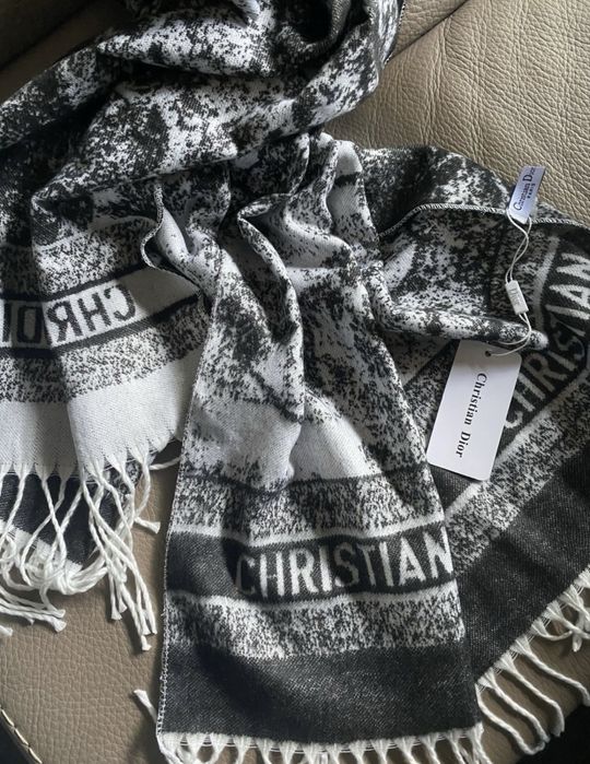 Christian Dior kaszmirowy szalik