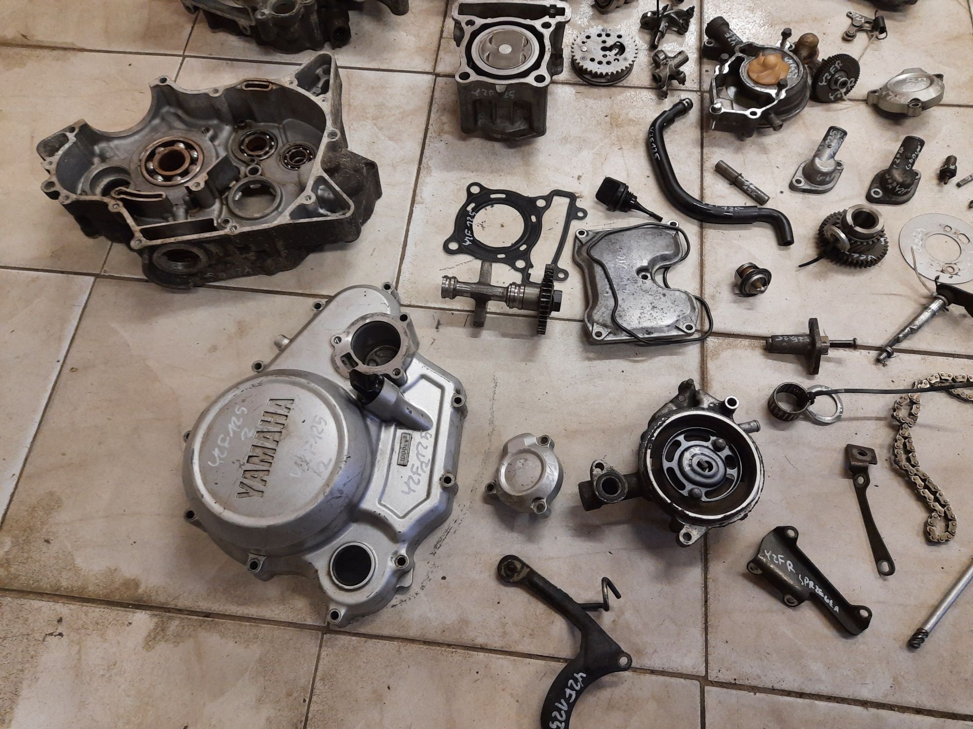 Yamaha YZF R 125 silnik części yzf-r 08-13r. Głowica cylinder karter