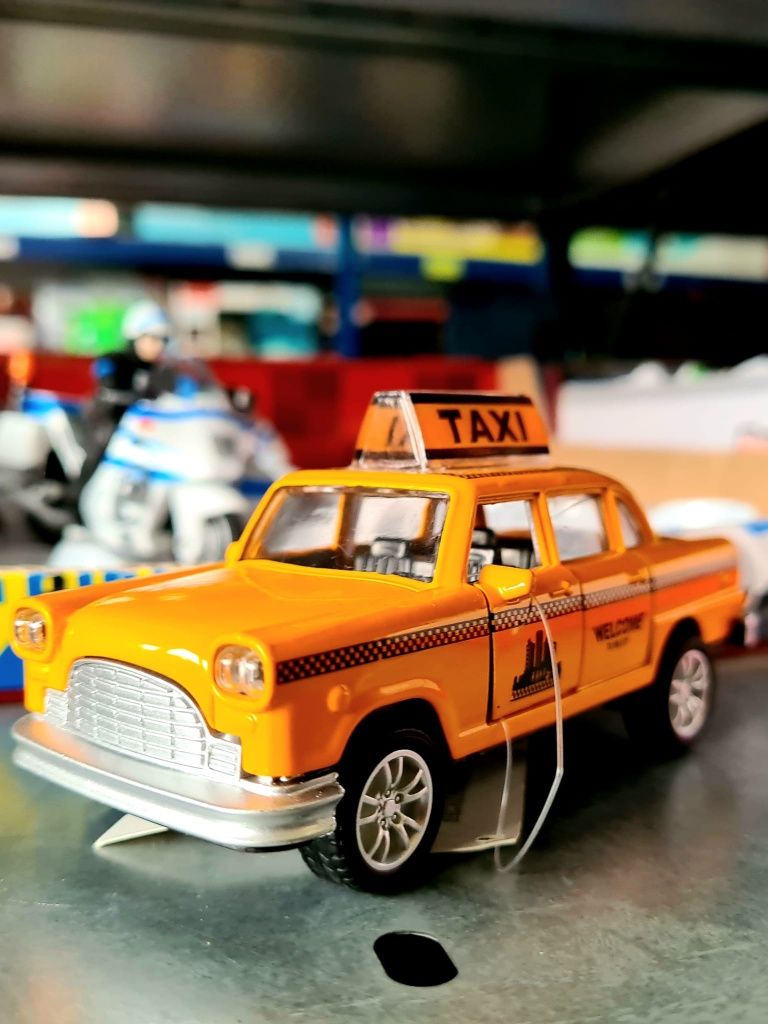 Autko samochodzik pomarańczowe Taxi nowe zabawki