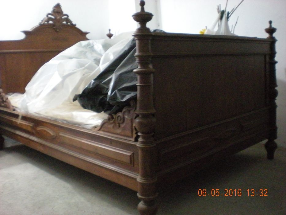 Mobilia de quarto antiga ano de 1850