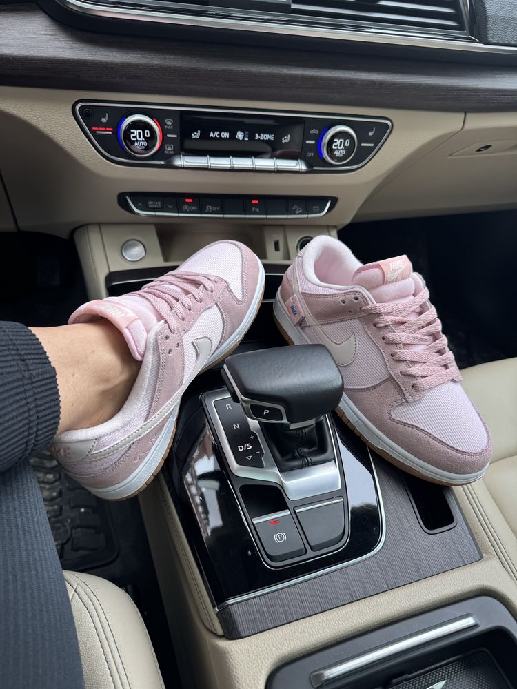 Nike Dunk Low Teddy Bear Pink