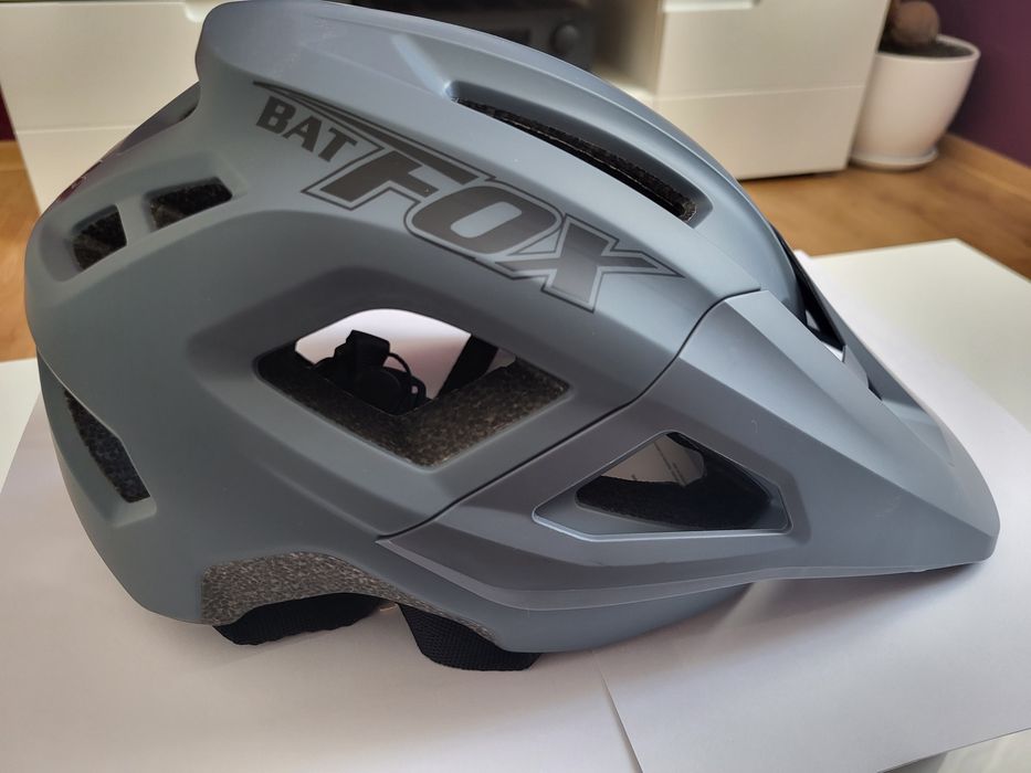 Nowy Kask rowerowy Bat Fox MTB enduro M 55-58cm