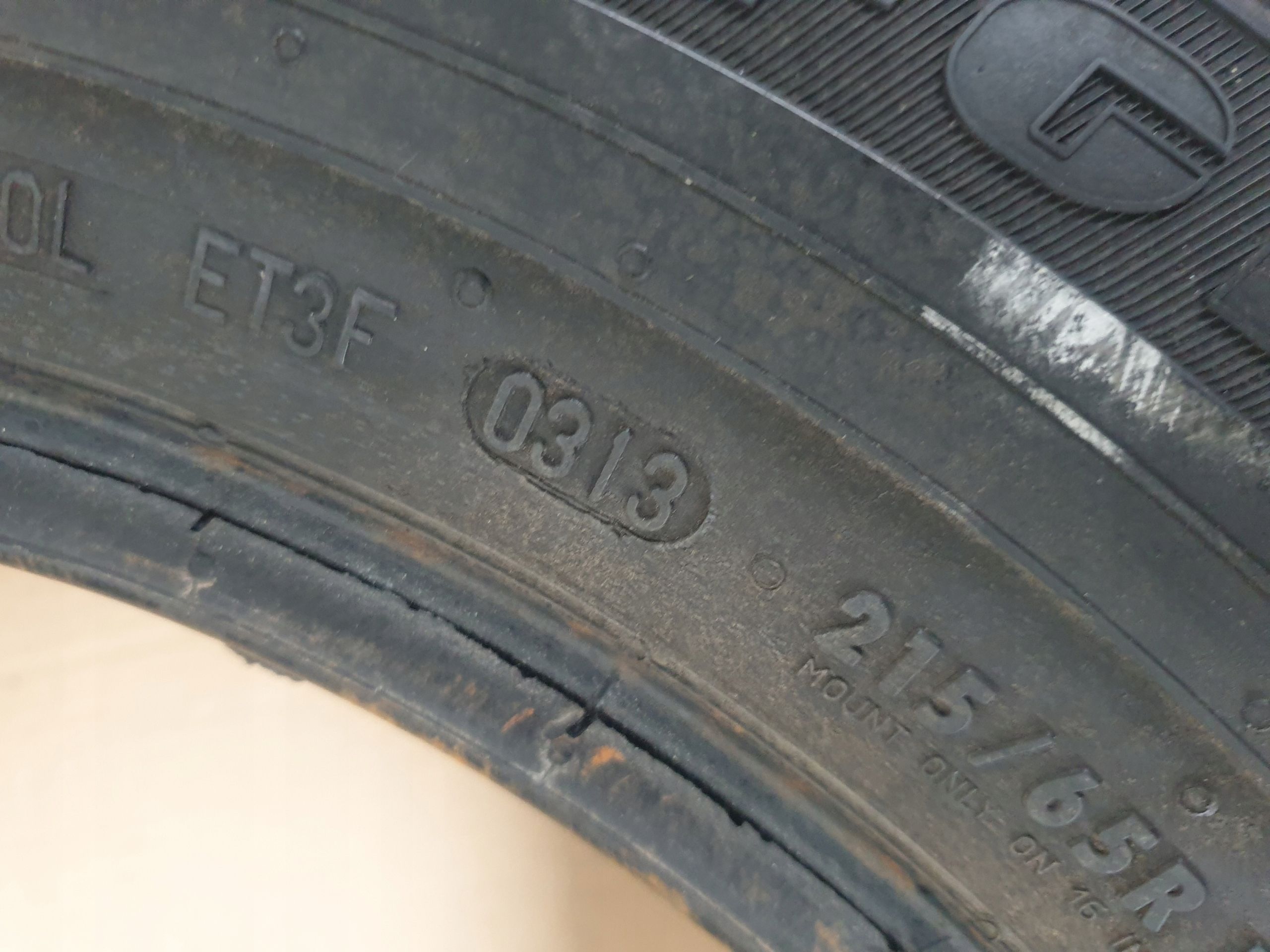 Opona Semperit van-grip 215/65R16C 5,02MM Zima
