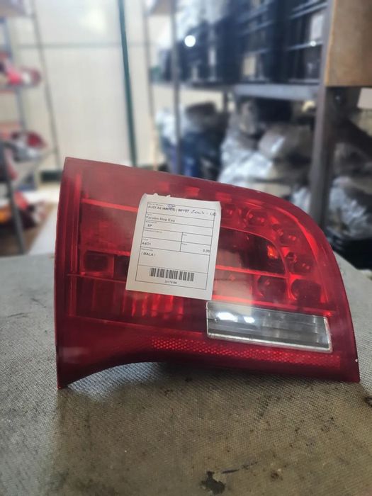 FAROLIM ESQUERDO MALA AUDI A6 C6 04- / 4F9945093A DANIFICADO