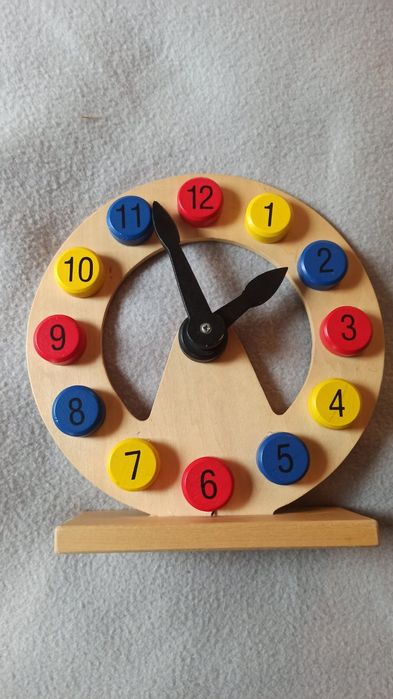 Годинник дерев'яний