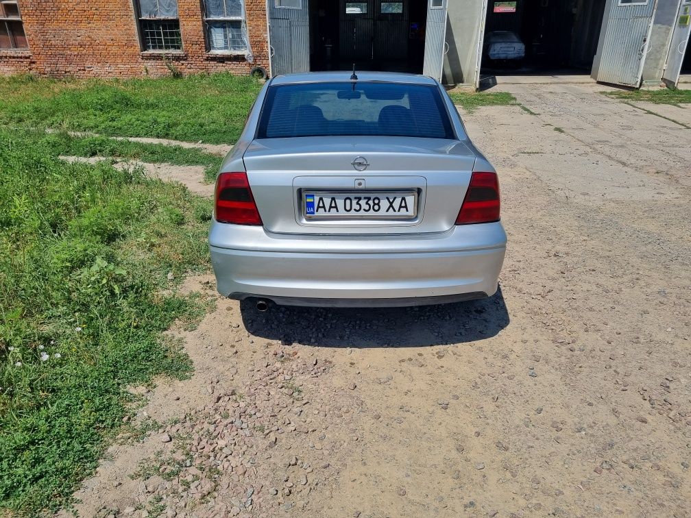 Опель Вектра Б  2000р