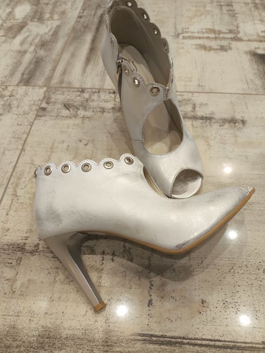 Deoni! Srebrne szpilki botki, skóra naturalna rozmiar 38