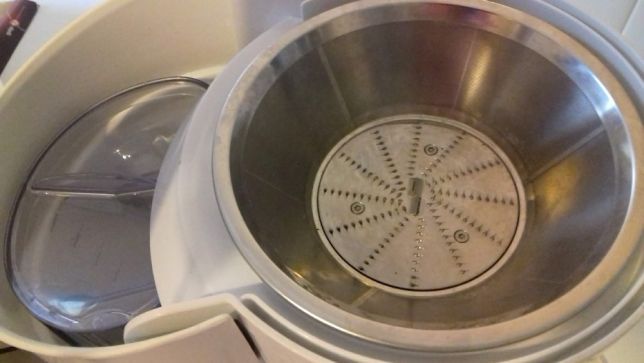 Máquina de sumos e legumes