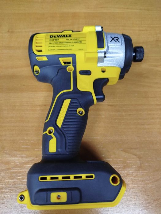 Zakrętarka DeWalt DCF 887