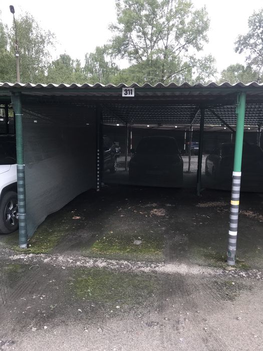 Паркомісце для авто