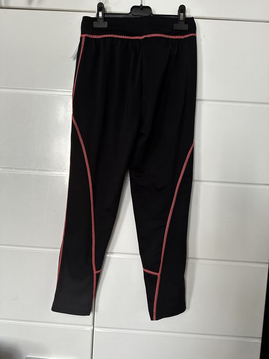 Czarne leginsy fitness rozmiar 140
