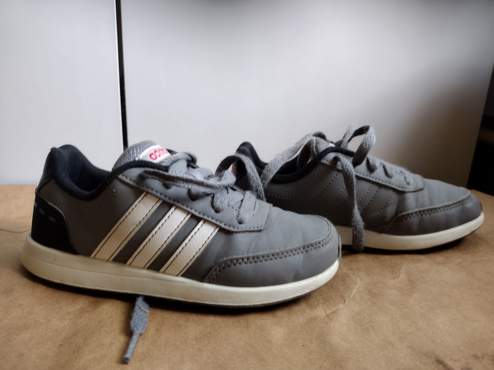 Buty Adidas 30.  18 cm