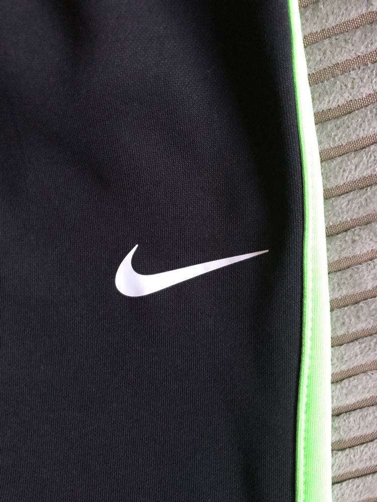 Dres neonowy Nike