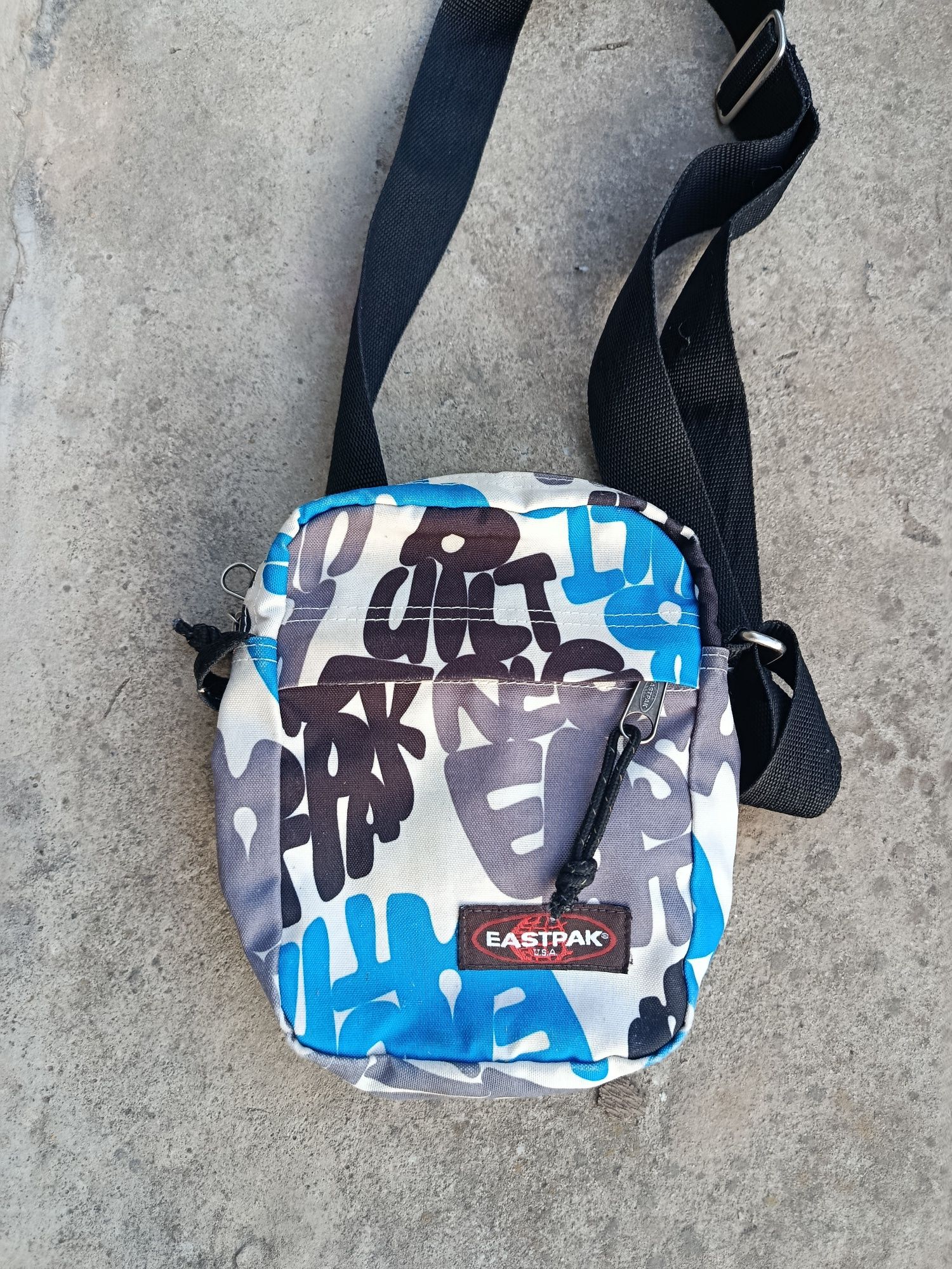 Мессенджер Eastpak