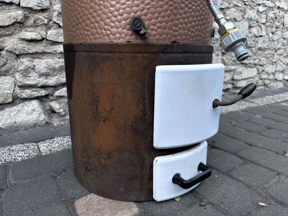 Stary miedziany bojler prysznic podgrzewacz do wody