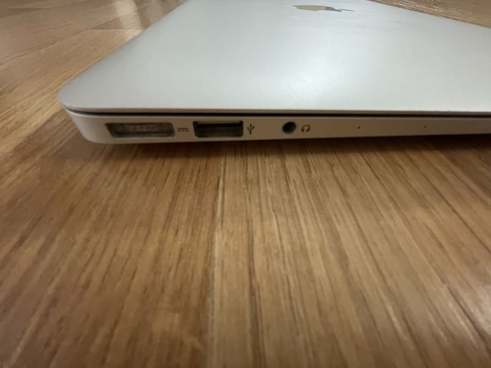 Apple MacBook Air 13 model A1466 (2014)