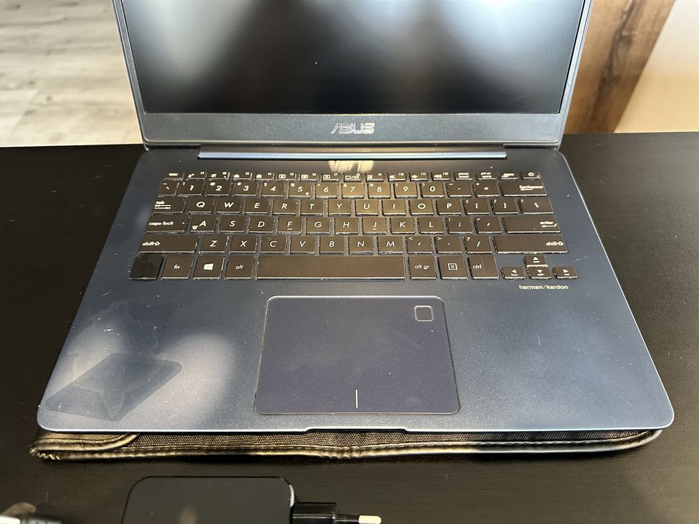 Laptop asus zenbook UX430UN, i7-8550U, 16GB, 256GB ssd evo, win10