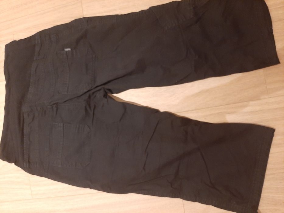 Czarne spodnie ciążowe 3/4  Branco L