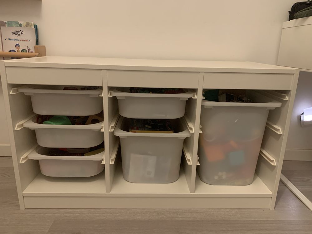 Móvel de arrumação IKEA TROFAST + caixas
