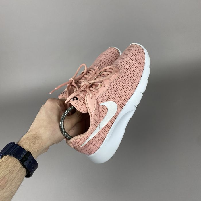 р.37,5 Оригінал! Nike Tanjun GS 818384-605 Кросівки спортивні для залу