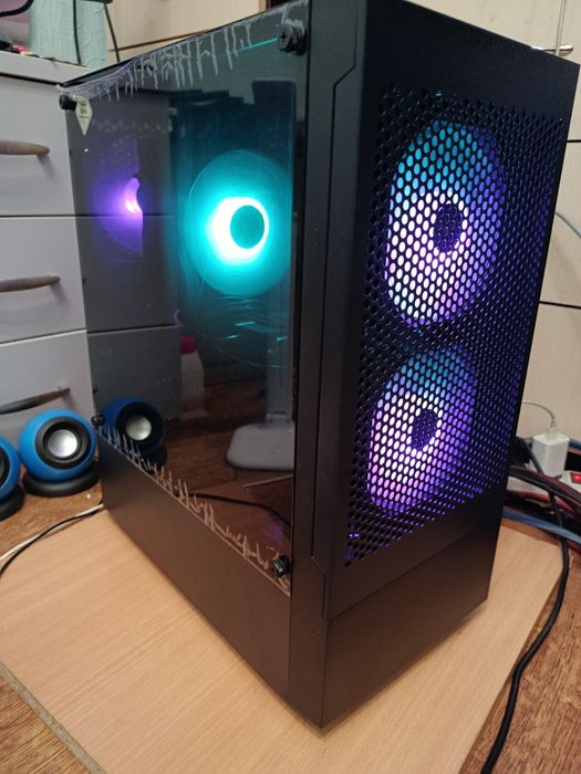 Комп'ютер на Ryzen 7 2700x. 32 gb DDR4. RX- 6600