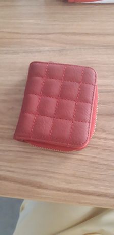 Czerwony portfel