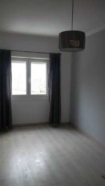 Rent / Arrendo apartamento com 2 quartos na Pontinha próximo do metro