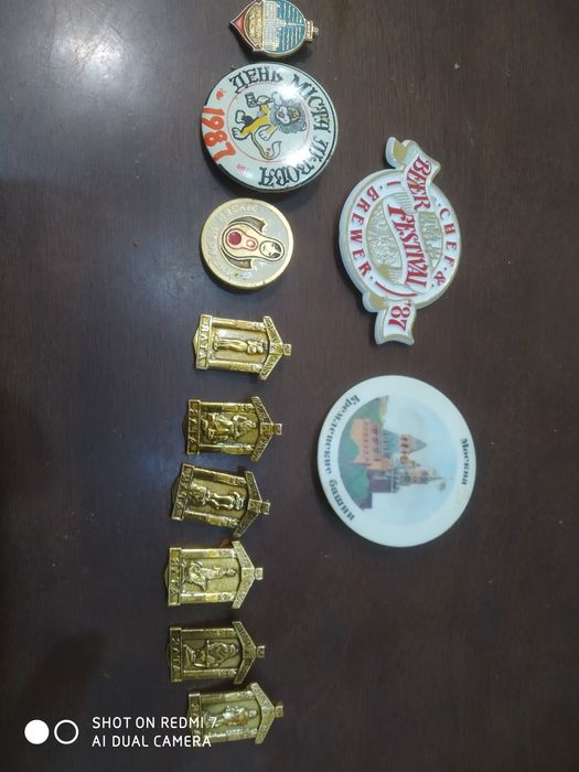 Колеція значків з цілою серією "Ялта"