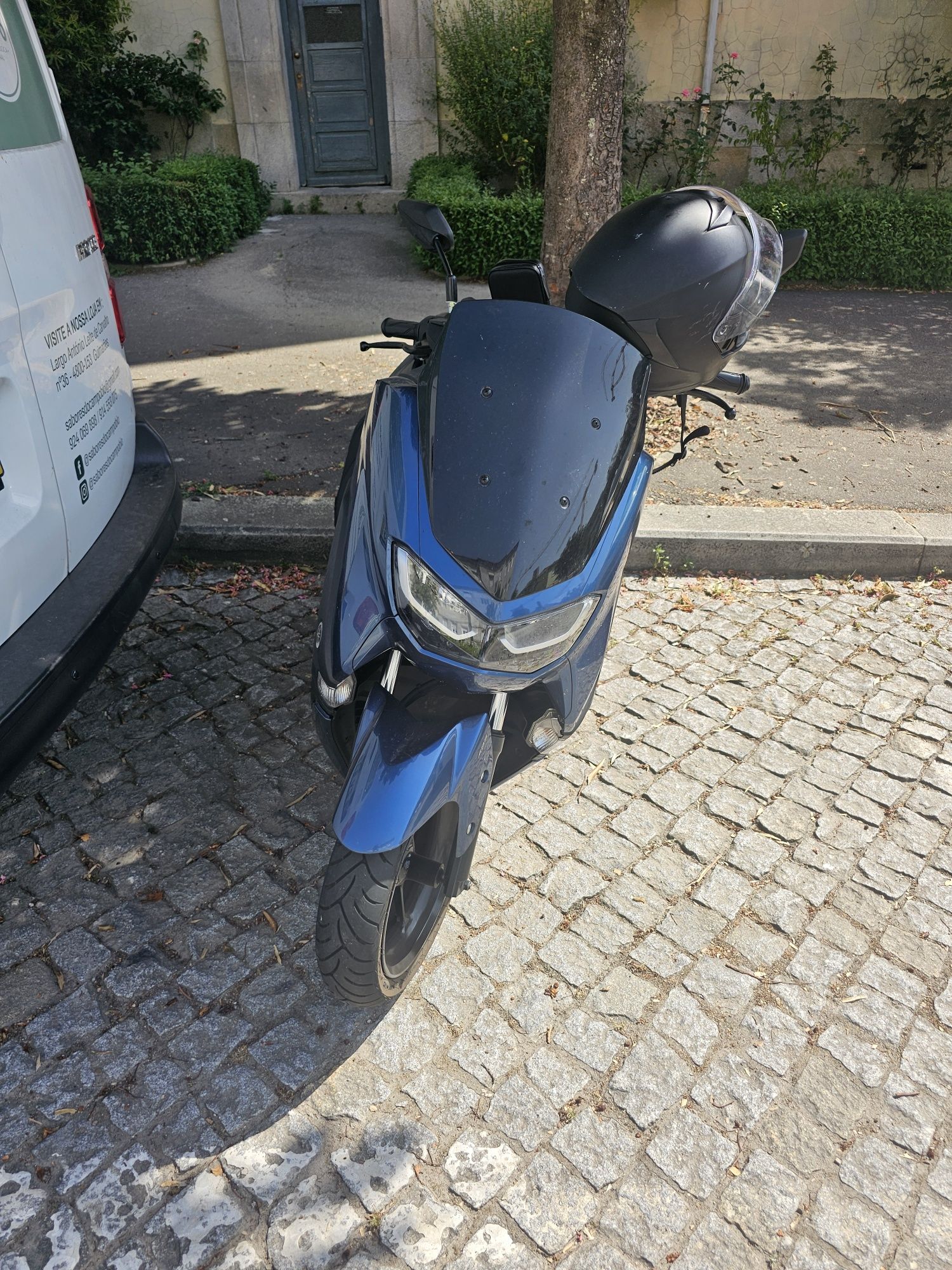 Nmax 2024 azul..