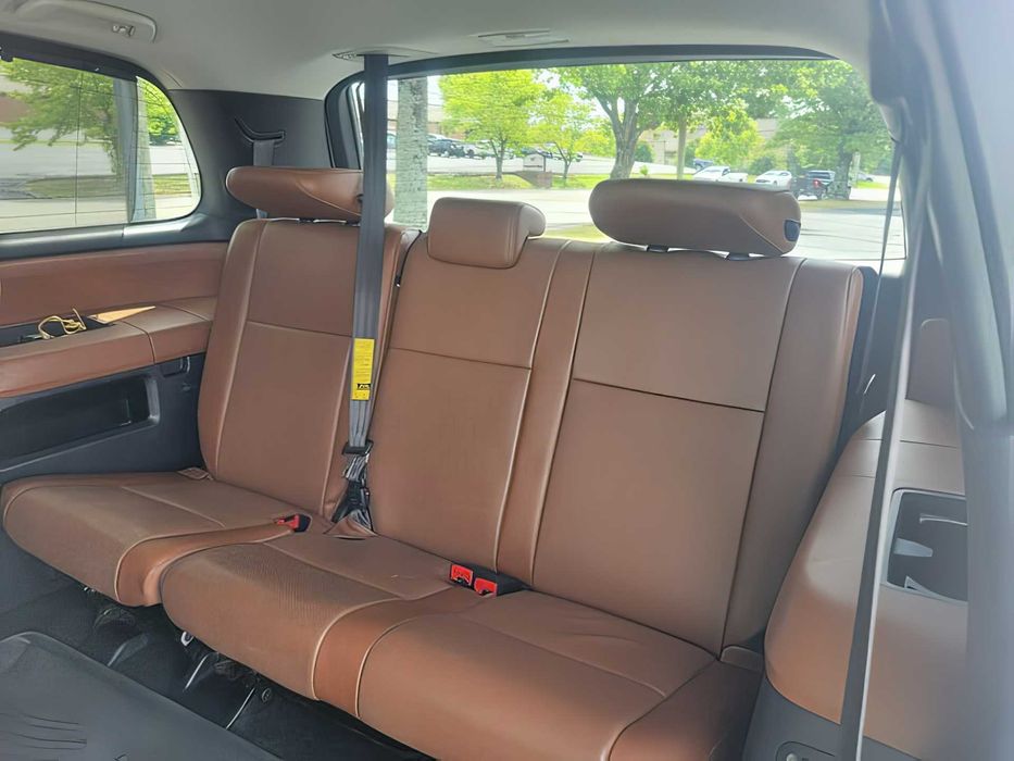 Toyota Sequoia      2014