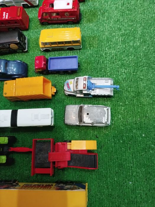 Продам маленькі модельки машинок