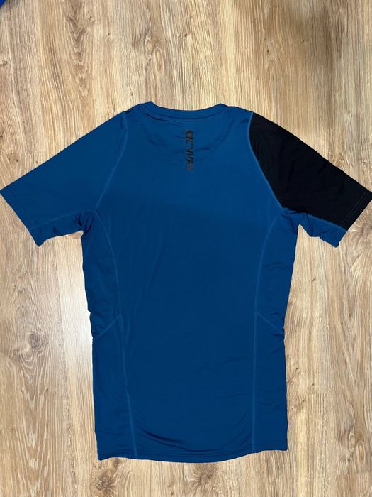 Компресійна футболка для тренувань