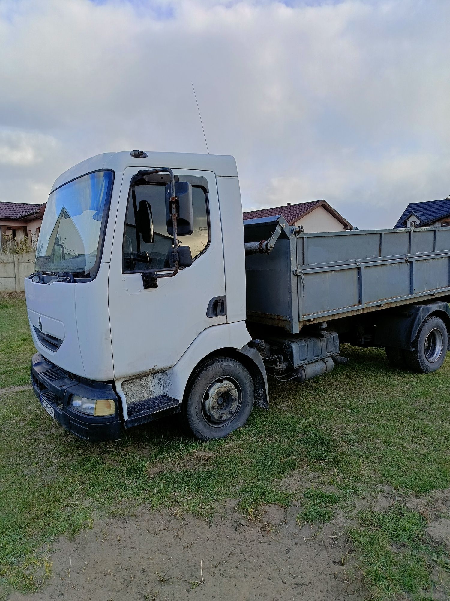 Sprzedam Renault Midlum