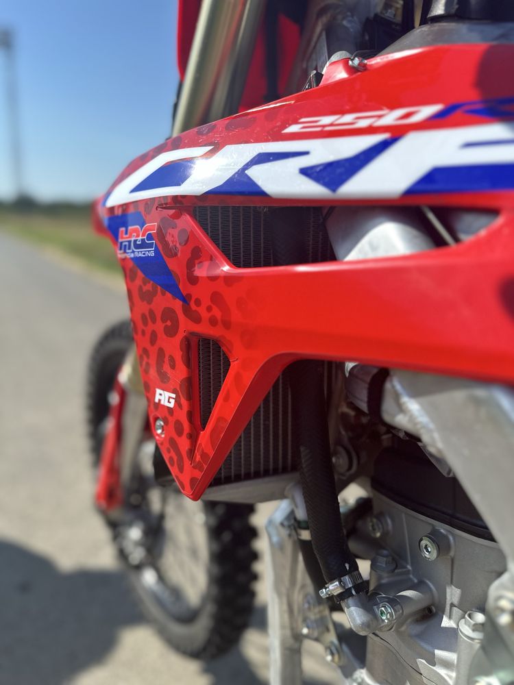 Honda CRF 250R 2024 – stan idealny – Yoshimura RS-12