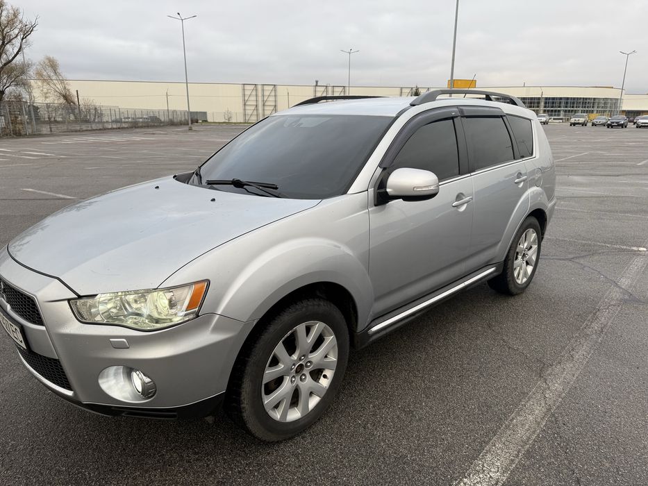 Mitsubishi Outlander Xl