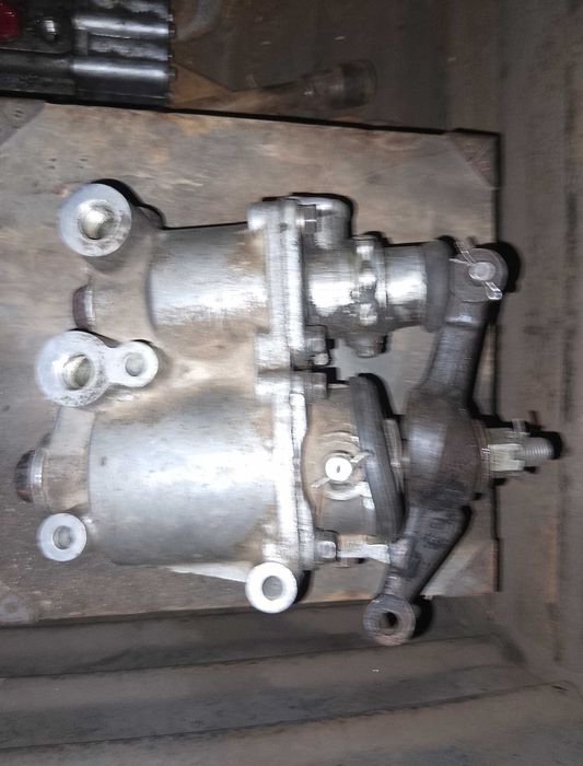 Кран гальмівний Урал. Комплект зчеплення ЯМЗ. Маховик. Компресор.