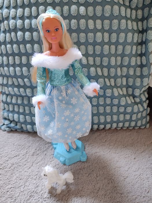 Simba tańcząca lalaka na łyżwach, nowa bez pudełka