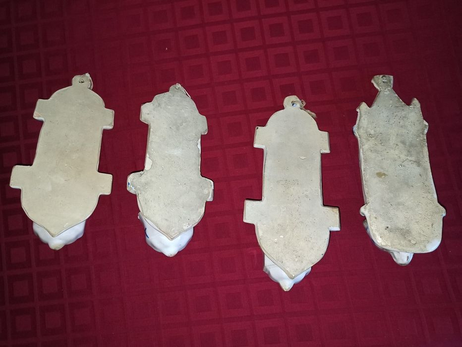 Pias de água benta