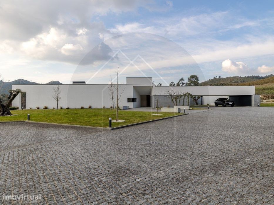 Moradia Térrea de Luxo com 6 Suítes, Piscina Infinita - Marco de Ca...