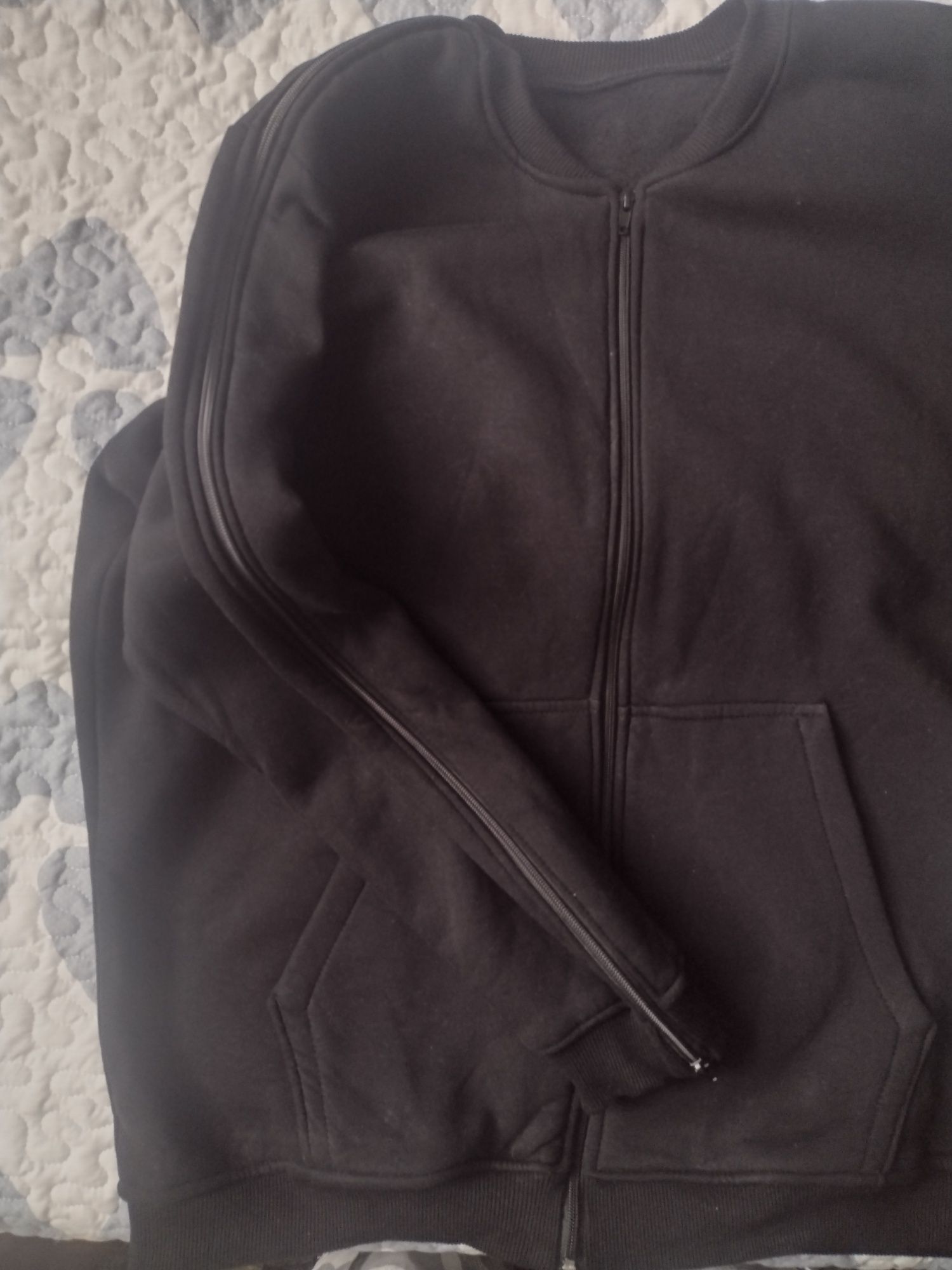 Bluza na gips, bluza na złamanie, sweter z zamkiem na rękawie