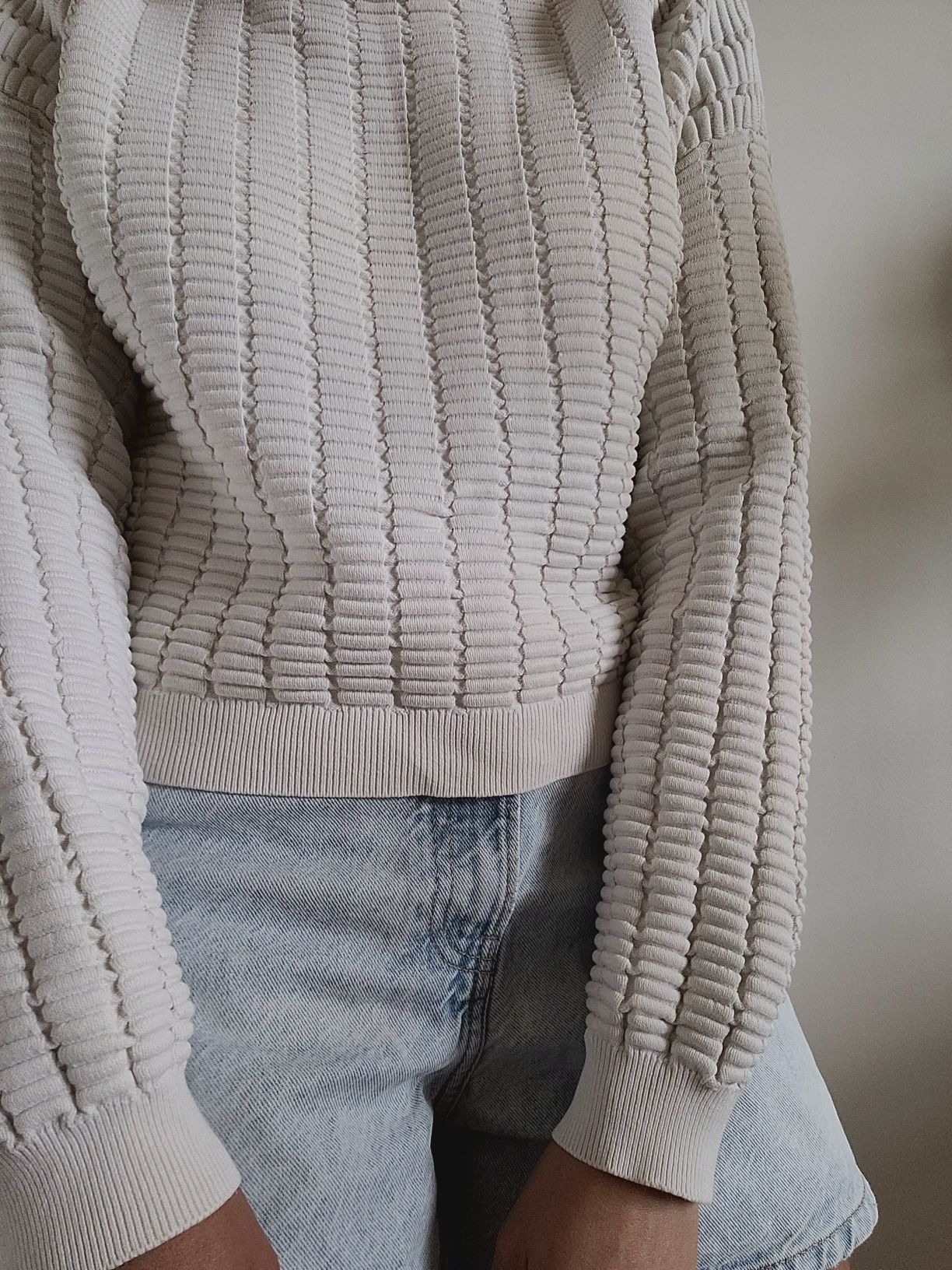 Bawełniany sweter oversize tłoczone wzory Topshop