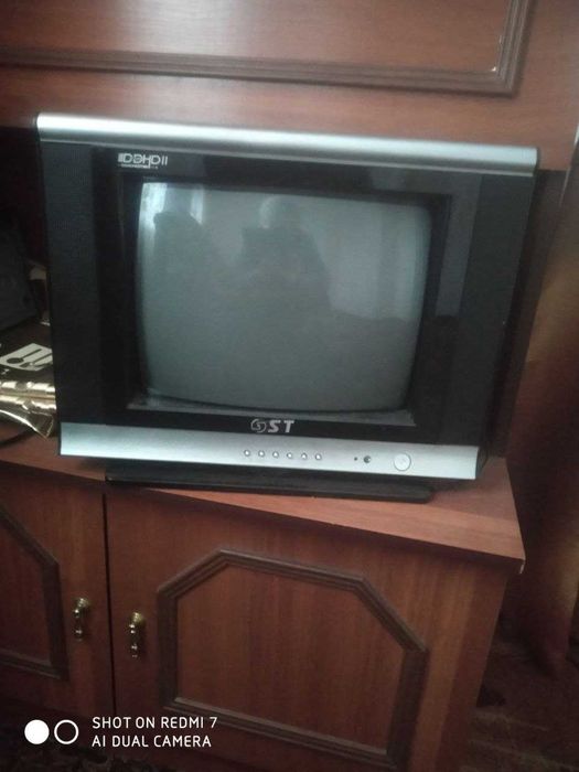 Телевізор ST. Невеликий